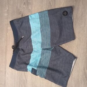 Rip curl cargo board shorts size 32